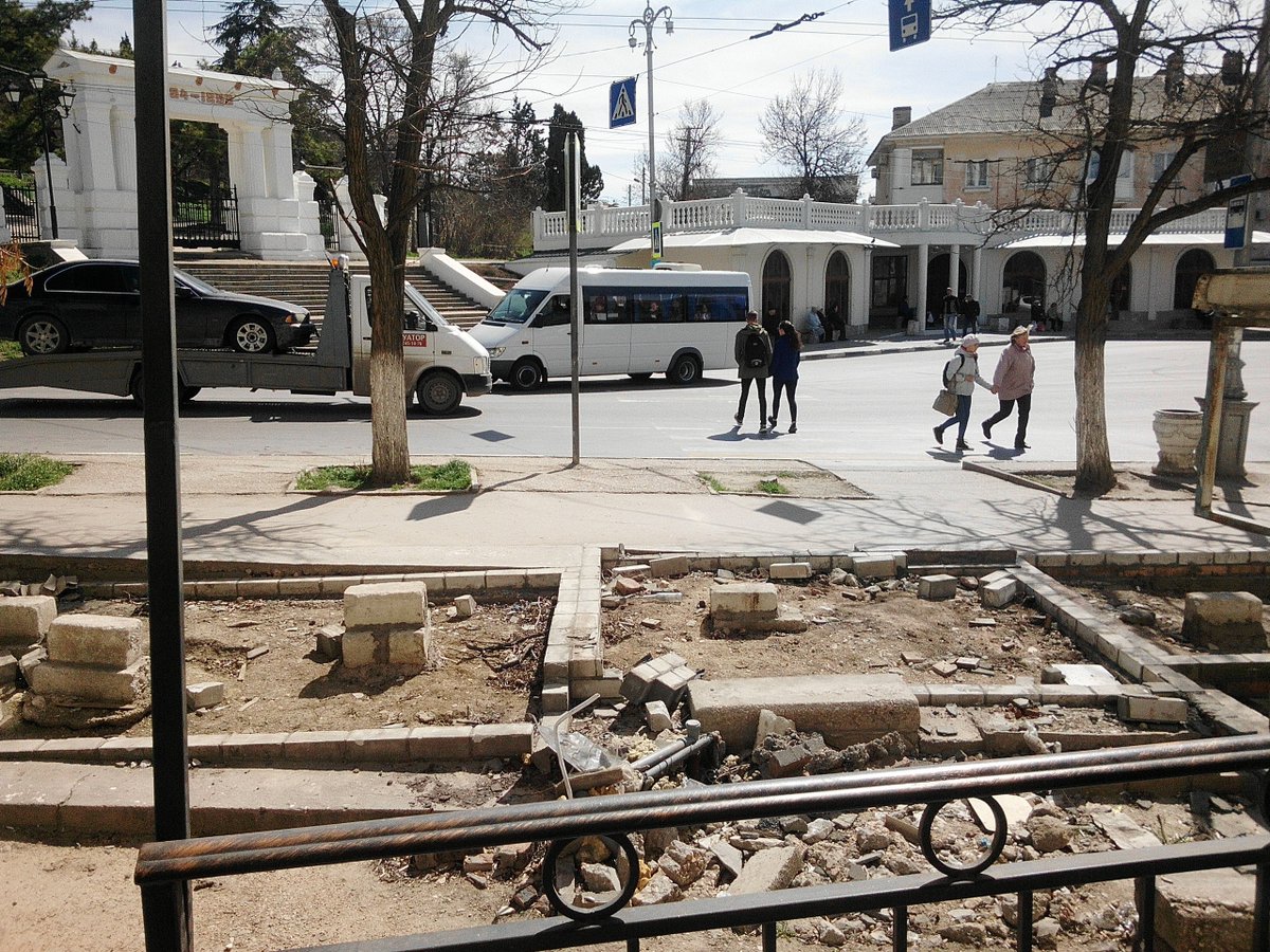 &quot;Як у &quot;гавані&quot;: в мережі показали &quot;руїни&quot; окупованого Криму (фото)