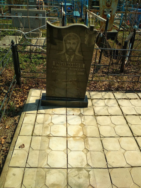 "В повному шоці": в "ДНР" крадуть могильні плити