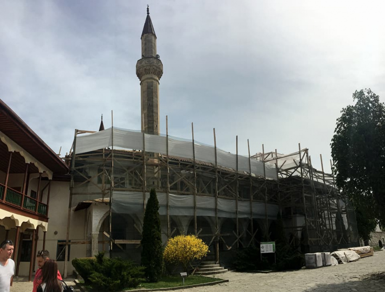 В сети показали состояние Ханского дворца в Крыму (фото)