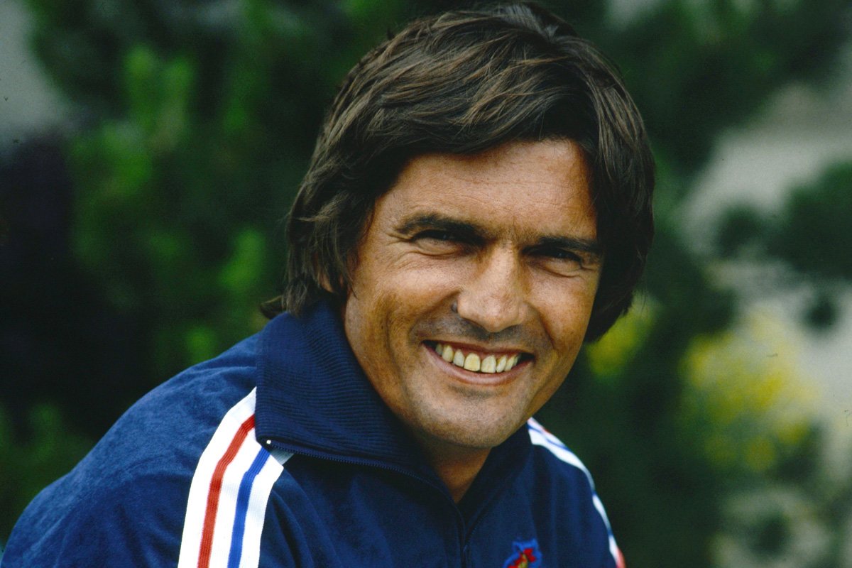 "Выдающаяся фигура": умер знаменитый футболист и тренер