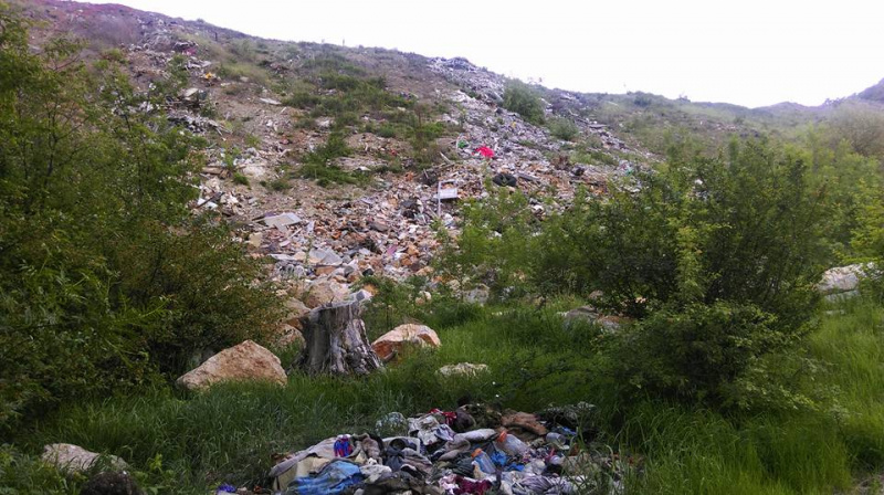 В сети показали &quot;свалку победы&quot; в оккупированном Крыму (фото)
