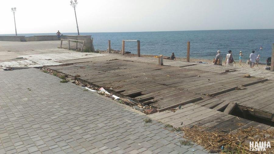 "Вбили Крим": в мережі показали жалюгідний стан пляжів в окупованому Севастополі (фото)