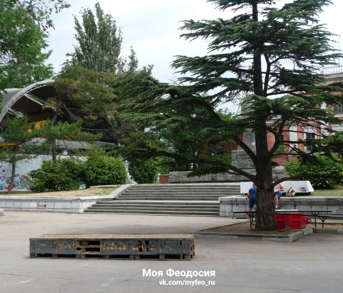 Всі" жемчужнее "і " жемчужнее": в мережі показали жахливий стан Феодосії (фото)