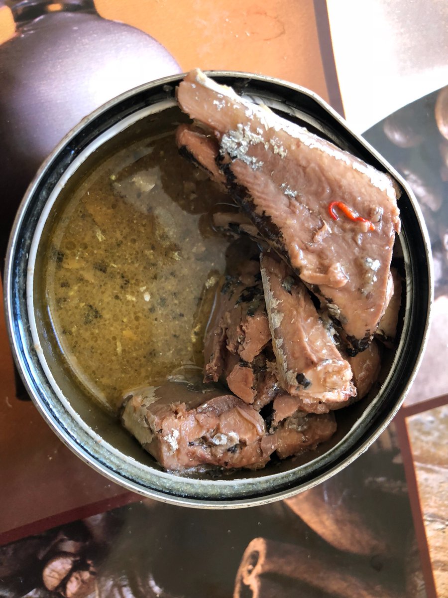 &quot;Для тех, кто не может определиться&quot;: в Крыму продают консервы с мерзкими добавками (фото)