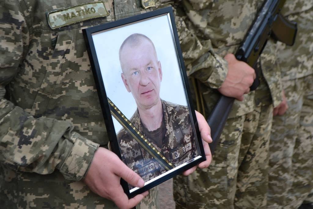 Герои не умирают: в июне Украина потеряла 22 защитников (фото)
