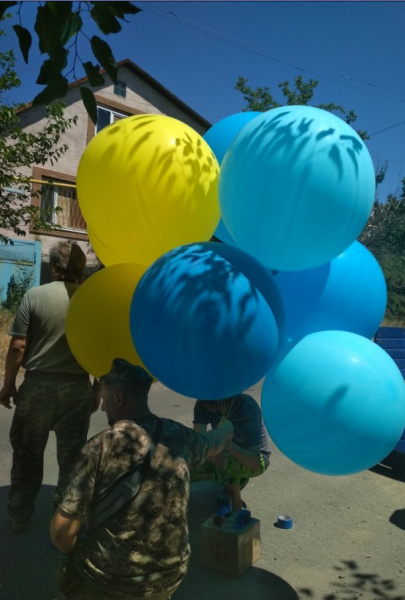 "Подарок": в оккупированный Донецк отправили патриотичное послание (фото)