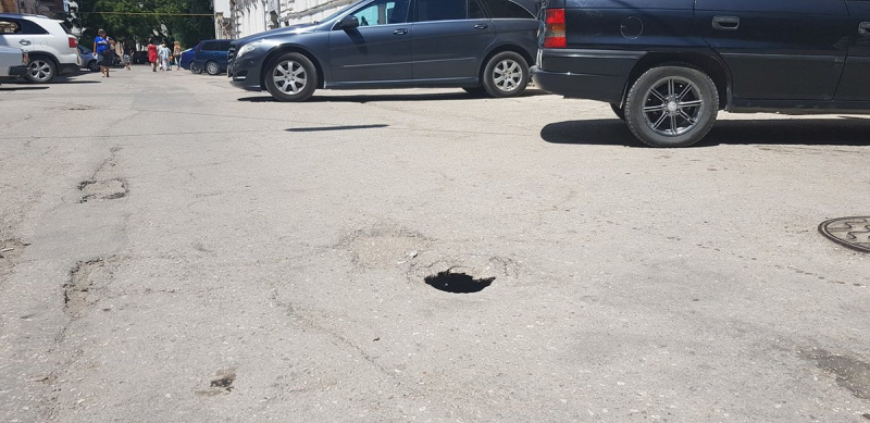 "Лето, жара, грусть": в сети показали "блеск и нищету" в оккупированном Крыму (фото)