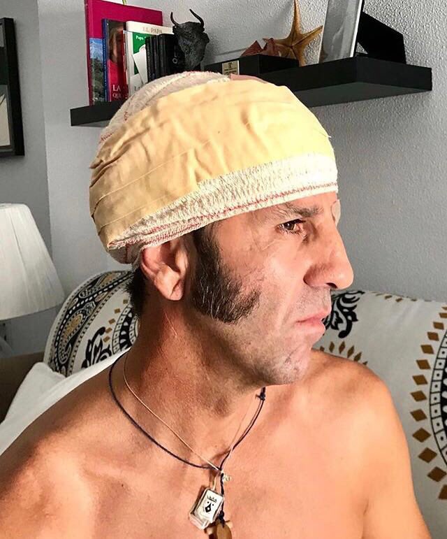 Бык снял часть скальпа со знаменитого матадора: видео не для слабонервных