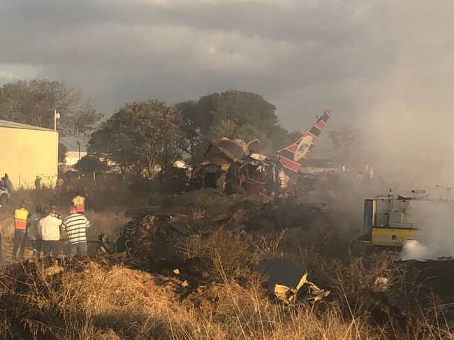 Пассажир из салона сумел снять на видео падение самолета