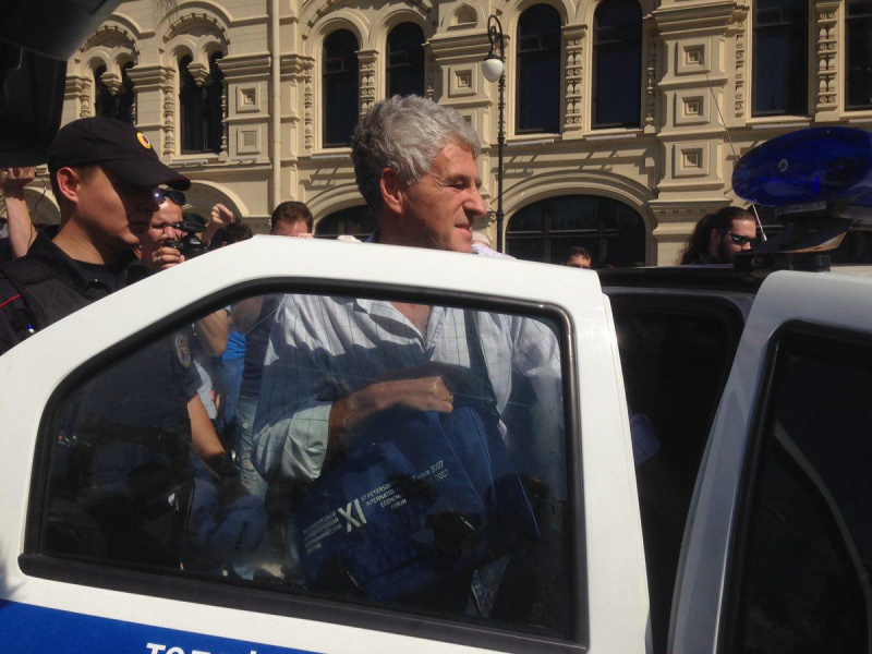 "Его свобода важнее": в Москве на митинге в поддержку Сенцова задержали внучку известной поэтессы