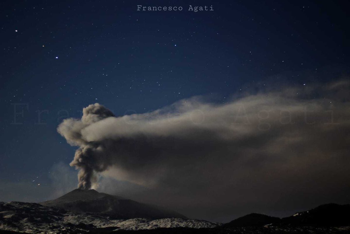 В Італії прокинувся вулкан-гігант Етна: видовищні фото і відео