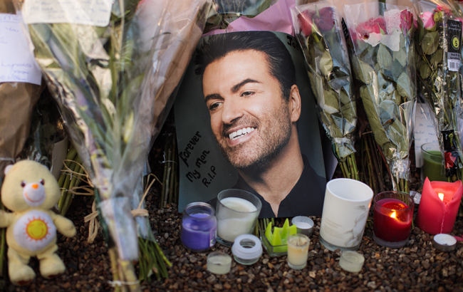 Жительница Швеции сообщила, что Джордж Майкл является отцом ее сына