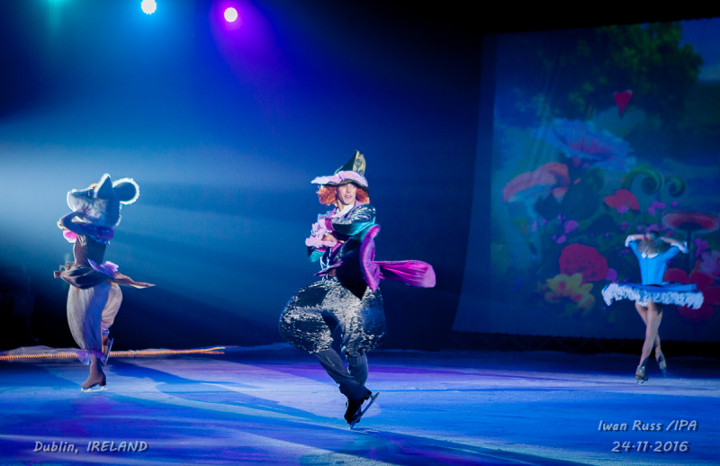 Топ-5 причин посетить детское шоу "Алиса в Зазеркалье на льду"