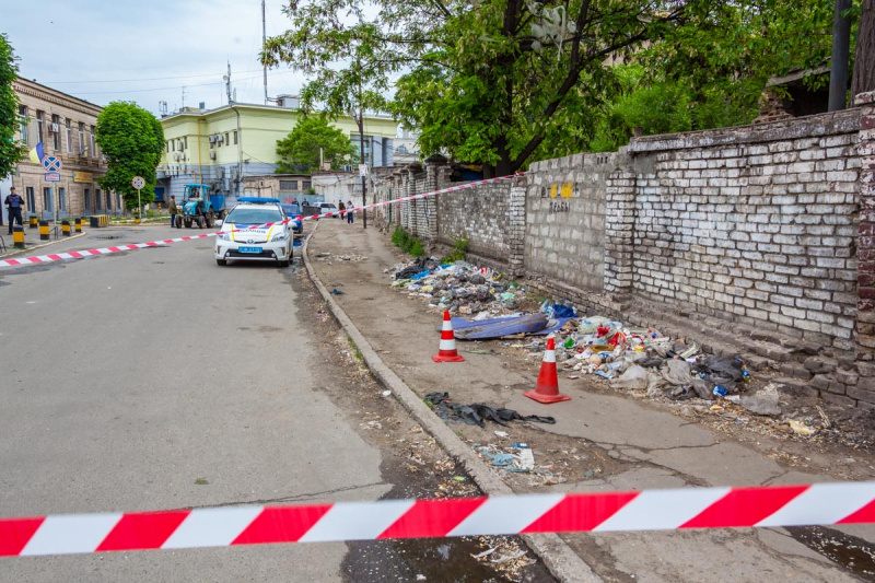 Прогулянка з міною: біля ж/д вокзалу в Дніпрі чоловік виявив протитанковий снаряд