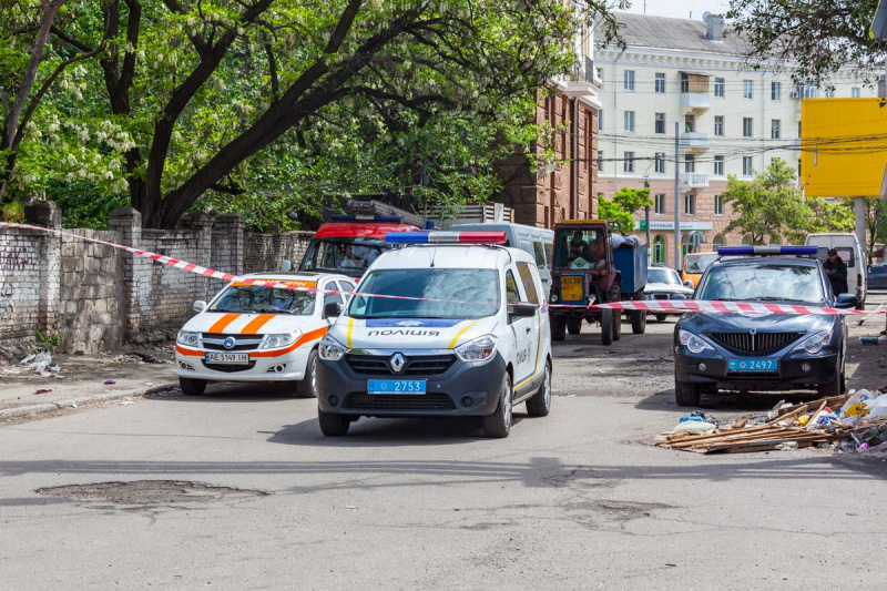 Прогулянка з міною: біля ж/д вокзалу в Дніпрі чоловік виявив протитанковий снаряд
