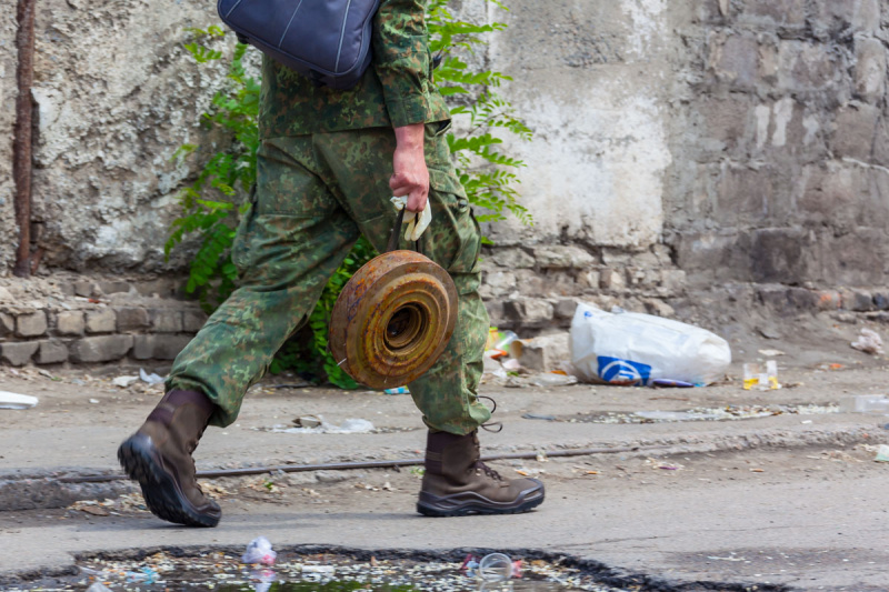 Прогулянка з міною: біля ж/д вокзалу в Дніпрі чоловік виявив протитанковий снаряд