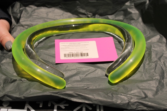 Носки за 1800 и яблоки по 19 грн: чем удивляет обновленный ЦУМ - | РБК ...