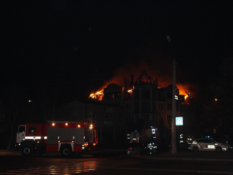 Появились фото и видео пожара, который произошел в киевском общежитии для переселенцев
