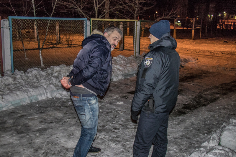 У Києві чоловік повибивав вікна в дитсадку, щоб бути схожим на Саакашвілі