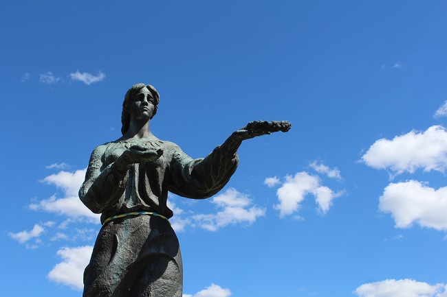 Пам'ятник Марусі Богуславці