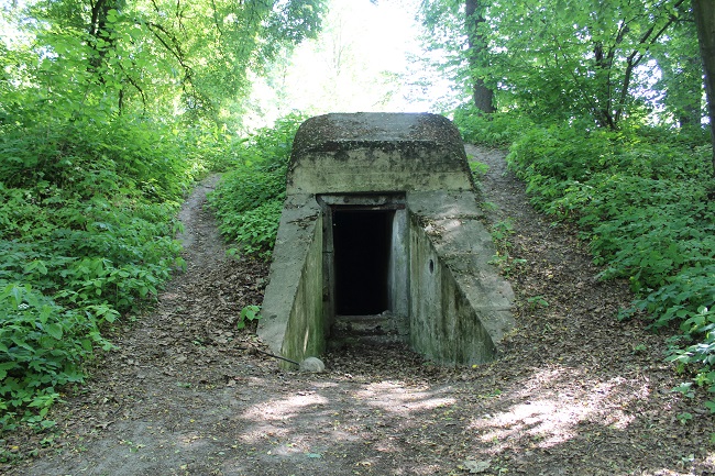 Вхід у 151-й ДОТ