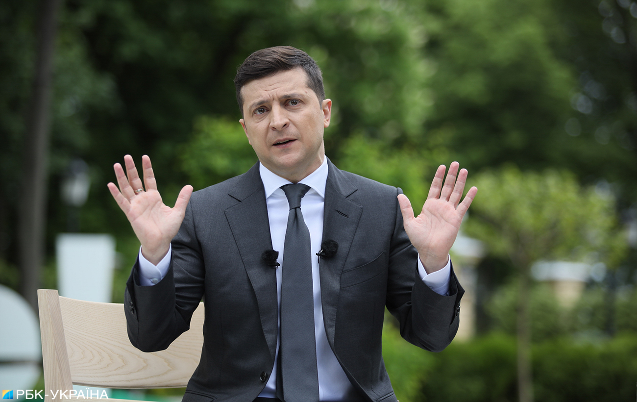 Психолог расшифровала язык тела Зеленского: красноречив от глаз до ступней (фото)