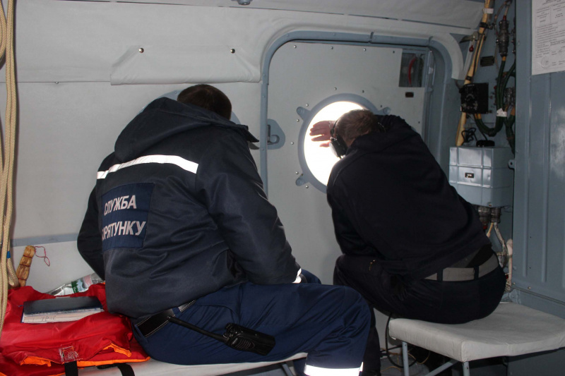 Ищут третий день: под Киевом пропал рыбак и его 12-летний сын