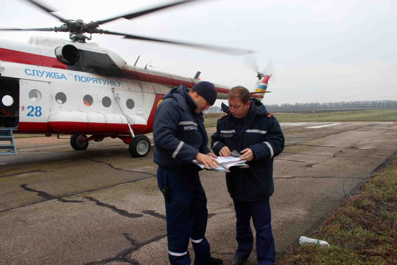 Ищут третий день: под Киевом пропал рыбак и его 12-летний сын