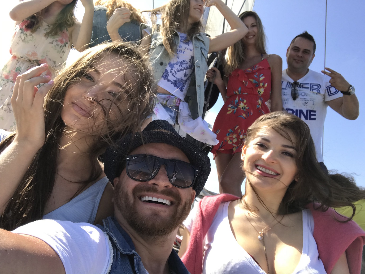 Літо, море і красиві дівчата: група СКАЙ випустила новий кліп