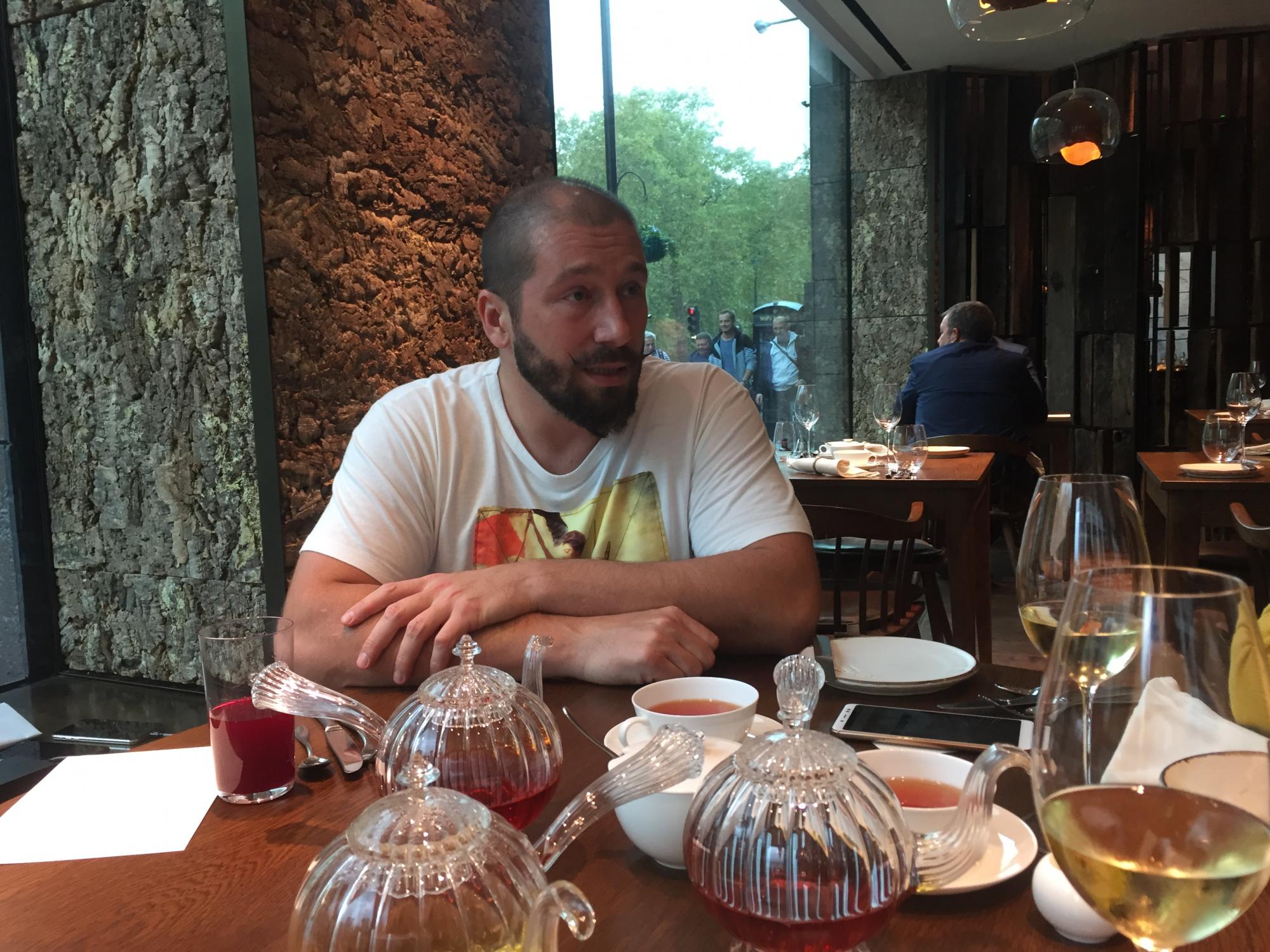 &quot;Свобода взглядов - самое главное&quot;: Евгений Чичваркин о гей-прайдах, РПЦ и советском прошлом