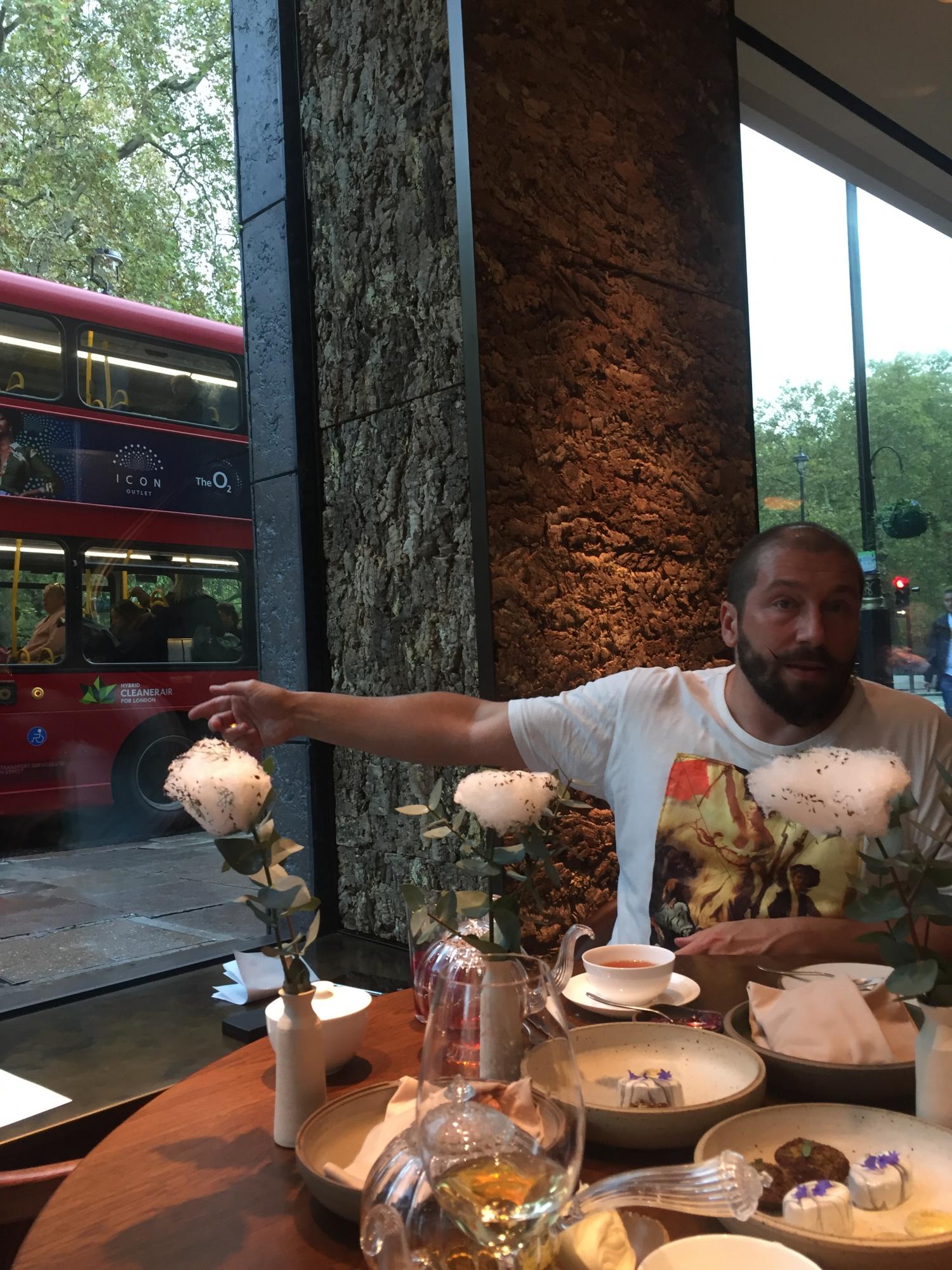 &quot;Свобода взглядов - самое главное&quot;: Евгений Чичваркин о гей-прайдах, РПЦ и советском прошлом