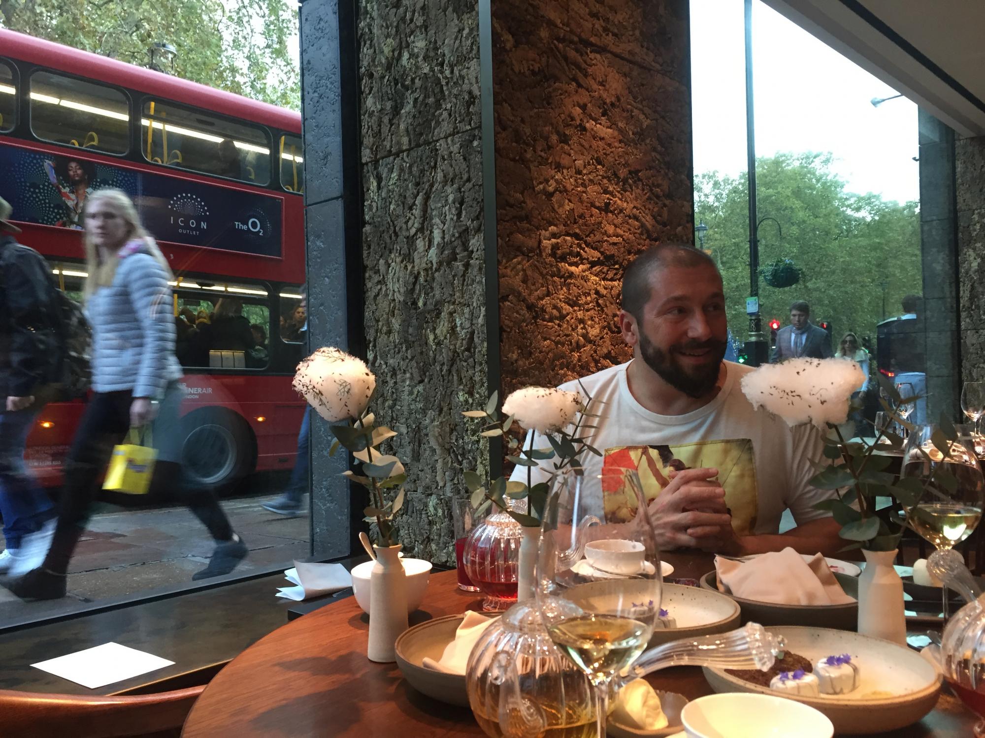 &quot;Свобода взглядов - самое главное&quot;: Евгений Чичваркин о гей-прайдах, РПЦ и советском прошлом