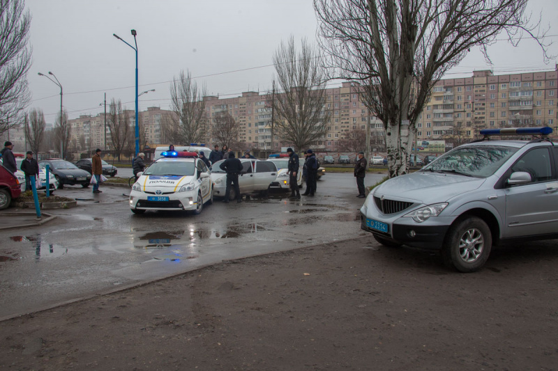 В Днепре "обкуренный" водитель перевозил наркотики в авто (фото)