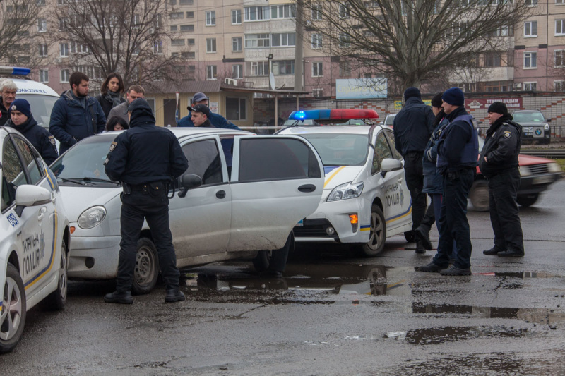 В Днепре "обкуренный" водитель перевозил наркотики в авто (фото)
