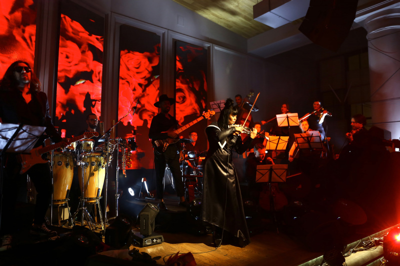 Ассия Ахат презентовала в Киеве альбом, который подан сразу на восемь номинаций &quot;Грэмми&quot;