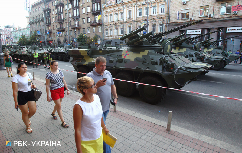 250 единиц техники и 4,5 тысячи военных: яркие фото репетиции парада ко Дню Независимости