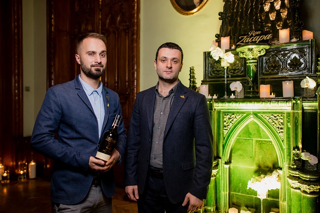 "Витриманий над хмарами": у Києві відбулася дегустація унікального в своєму роді рома ZACAPA