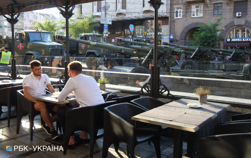 250 единиц техники и 4,5 тысячи военных: яркие фото репетиции парада ко Дню Независимости