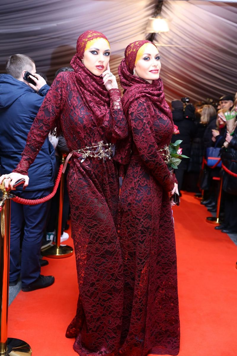 Слава из "НеАнгелов" удивила снимком в хиджабе