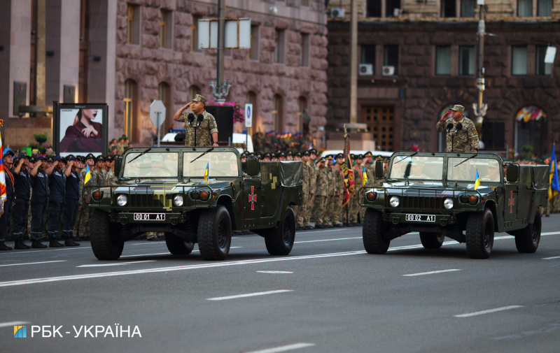 250 единиц техники и 4,5 тысячи военных: яркие фото репетиции парада ко Дню Независимости