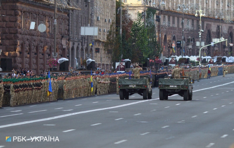 250 единиц техники и 4,5 тысячи военных: яркие фото репетиции парада ко Дню Независимости