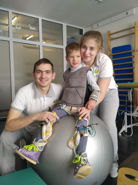 Нужна реабилитация: украинцев просят помочь шестилетнему Макару