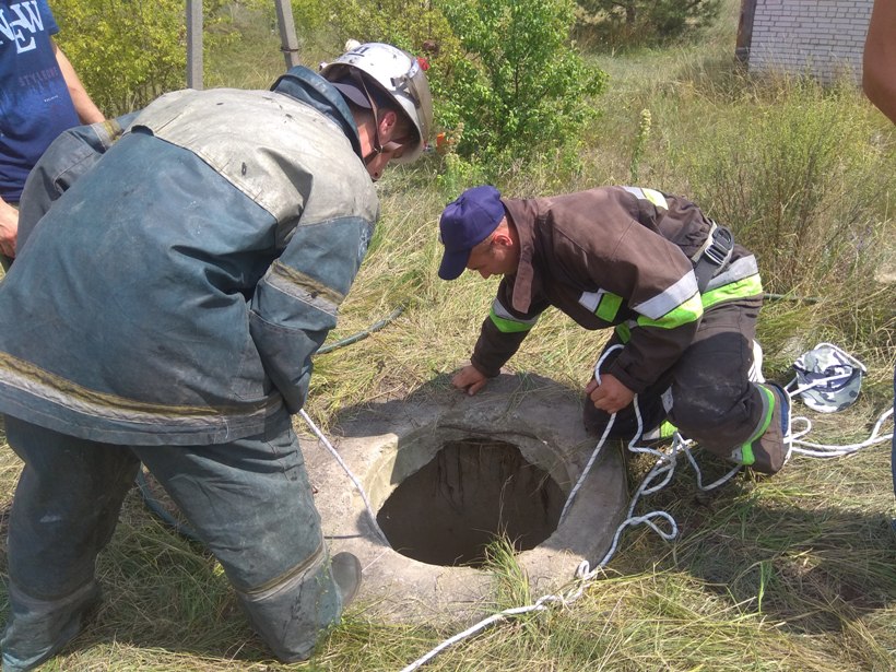 Під Києвом з колодязя дістали трьох людей: що сталося