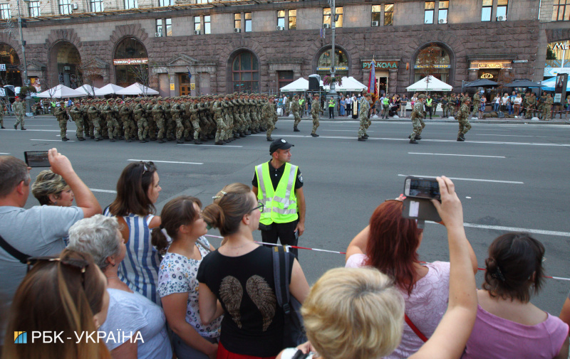 250 единиц техники и 4,5 тысячи военных: яркие фото репетиции парада ко Дню Независимости