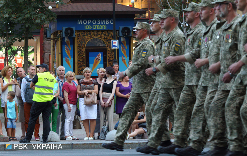 250 единиц техники и 4,5 тысячи военных: яркие фото репетиции парада ко Дню Независимости