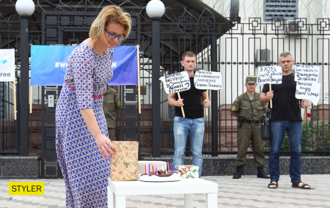 &quot;Это моя боль&quot;: у посольства РФ вспомнили пропавших в оккупированном Крыму (фото)