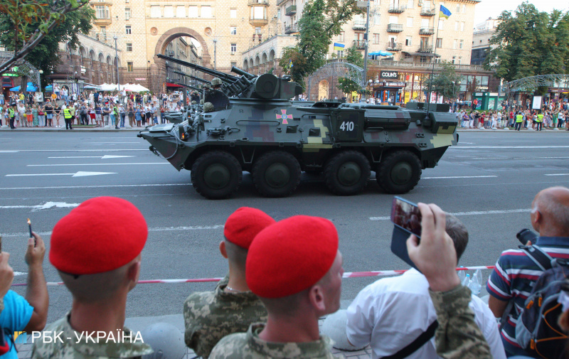 250 единиц техники и 4,5 тысячи военных: яркие фото репетиции парада ко Дню Независимости
