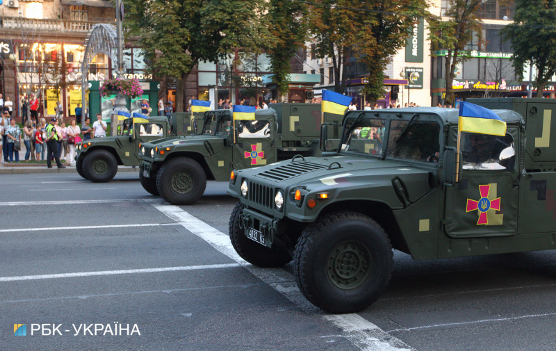 250 единиц техники и 4,5 тысячи военных: яркие фото репетиции парада ко Дню Независимости