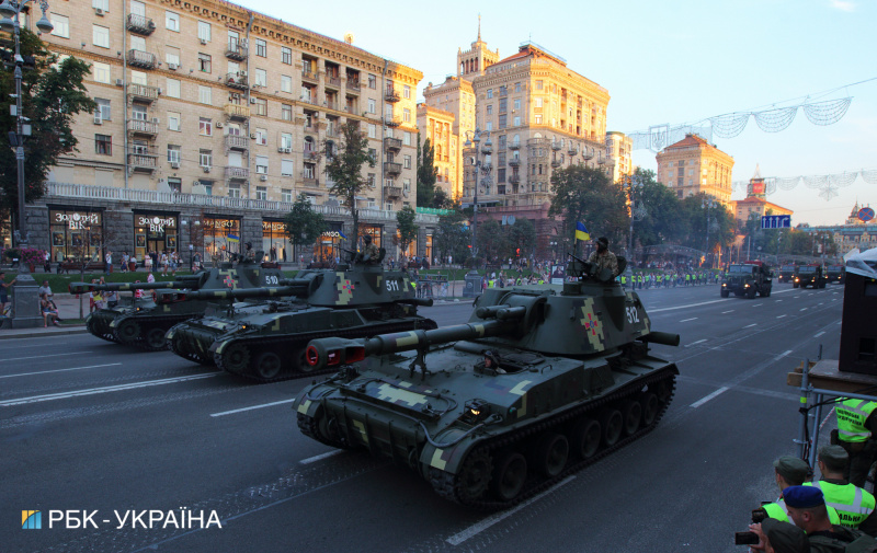 250 единиц техники и 4,5 тысячи военных: яркие фото репетиции парада ко Дню Независимости