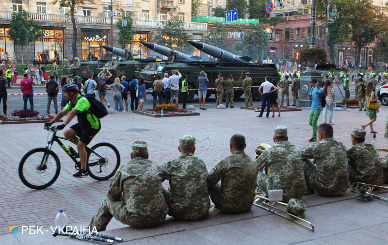250 единиц техники и 4,5 тысячи военных: яркие фото репетиции парада ко Дню Независимости